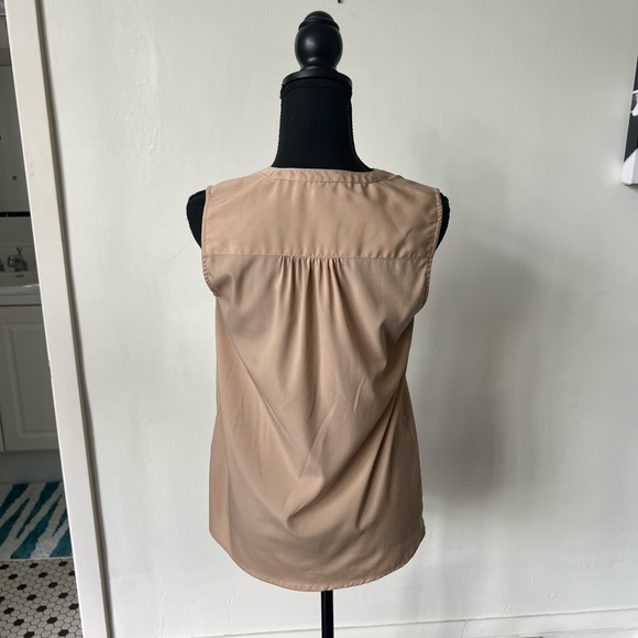 Forget 21 Nude Sleeveless Blouse - Picture 5 of 7